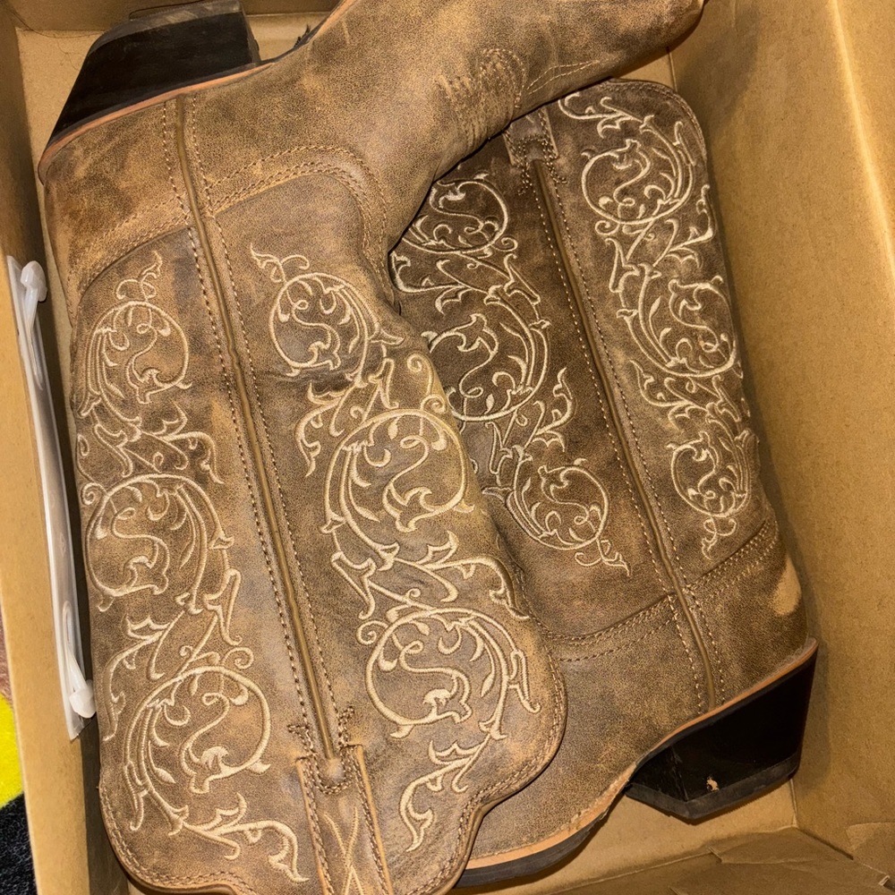 Embroidered Western Cowboy Boots